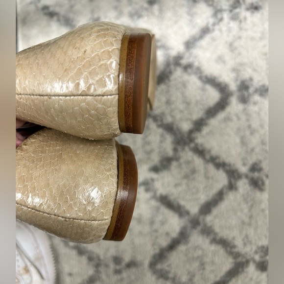 Marc Fisher snake skin nude flats women’s size 8​ - Picture 7 of 8